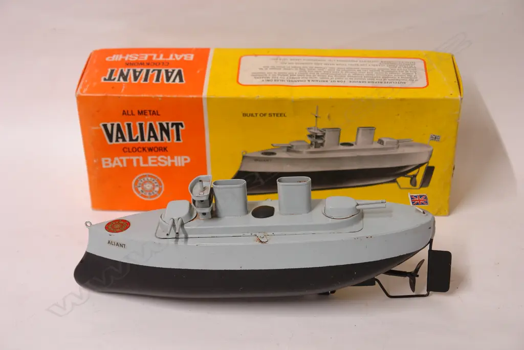 A vintage Sutcliffe 'All Metal Valiant Clockwork Battleship' Image 1++