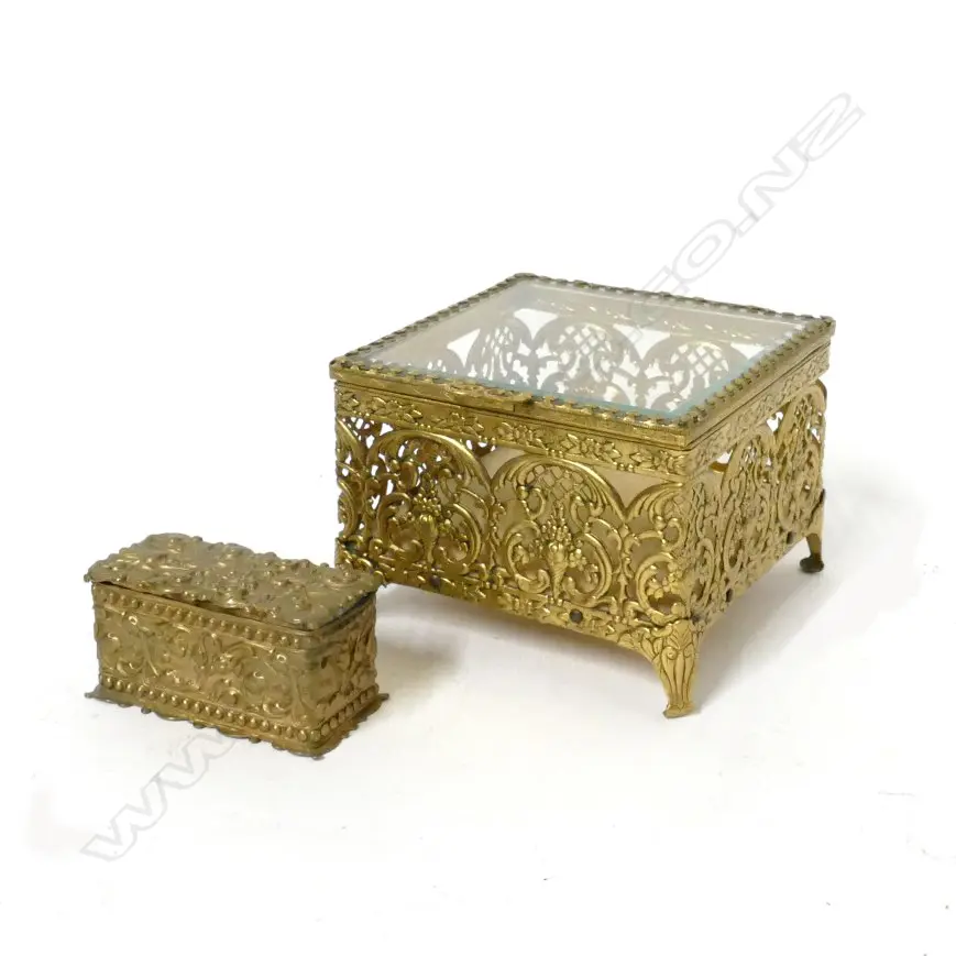 Two Victorian jewellery caskets Image 1++