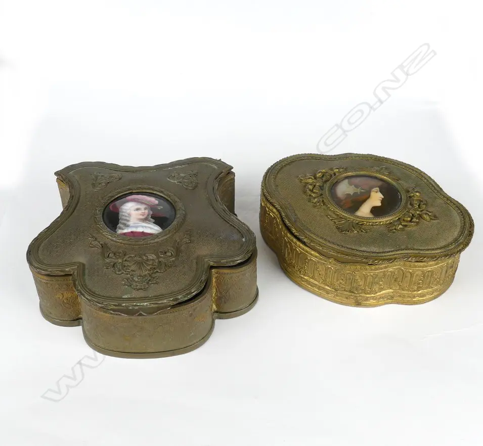 Two Victorian brass trinket boxes Image 1++