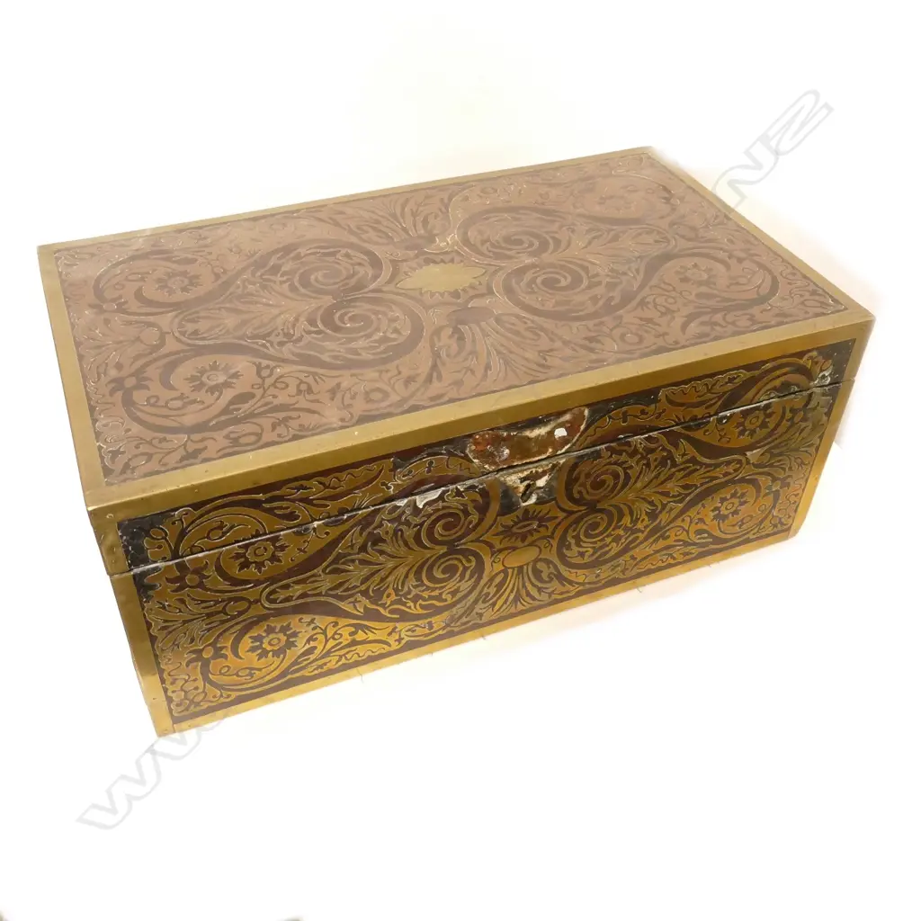 A Regency period cut brass inlaid mahogany writing slope Image 1++