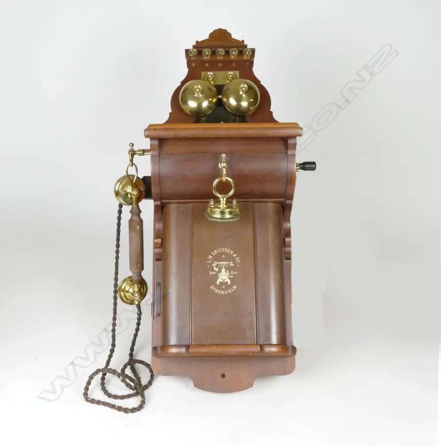 An early 20thC Ericsson 'Commonwealth' wall phone Image 1++