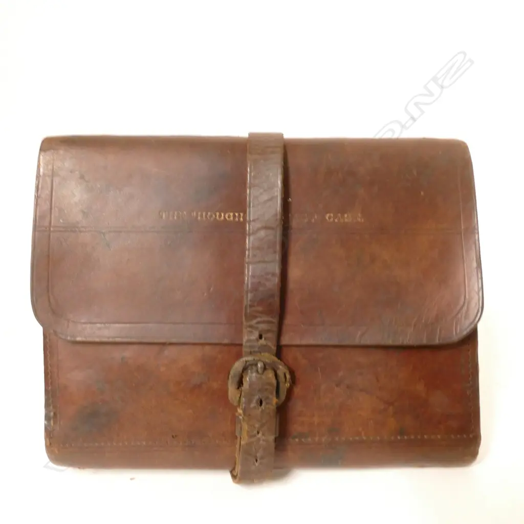 A Hardy's 'The Houghton' fine leather 'cast case' Image 1++
