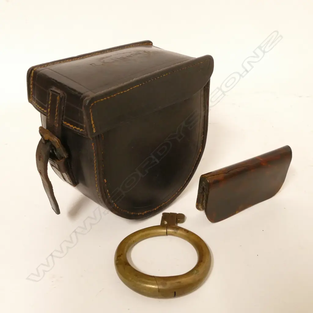 A W.H Tisdalls Wellington leather reel case Image 1++