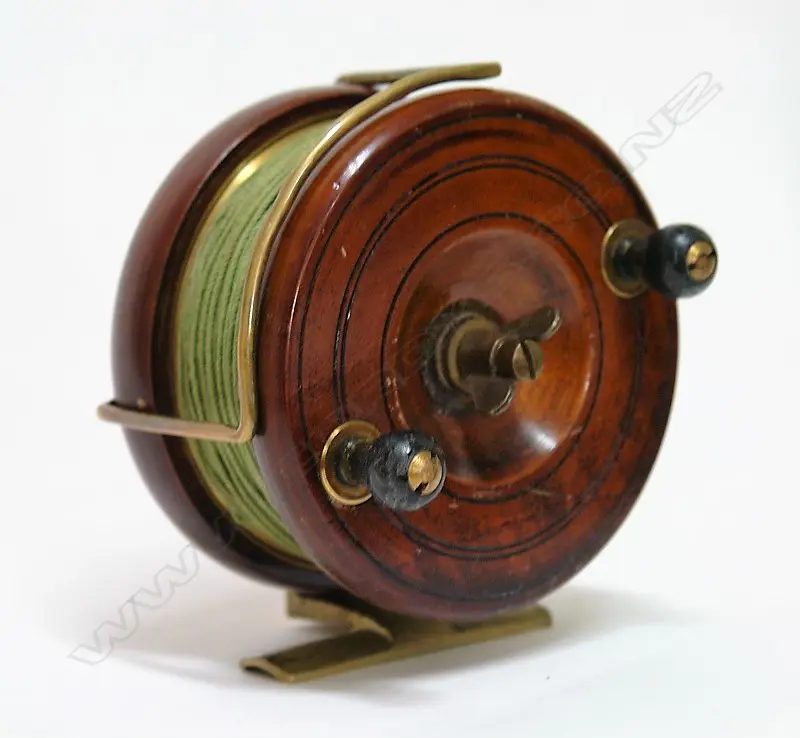 A quality c.1910 4⅛" Heatons made salmon reel Image 1++