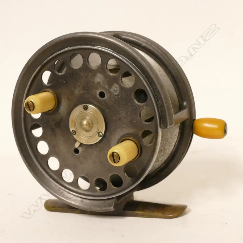 A 3½" Hardy's Silex No.2 reel Image 1++