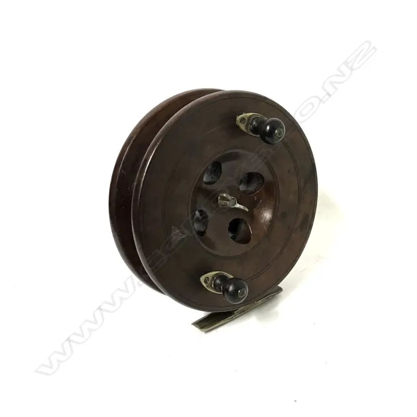 A large English 7" wooden Scarborough sea fishing reel Image 1++