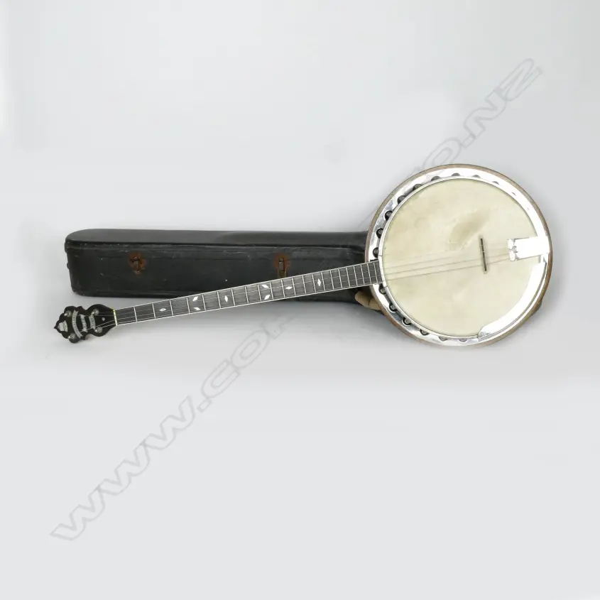 A c.1920-30s Slingerlands Nite Hawk four-string banjo Image 1++