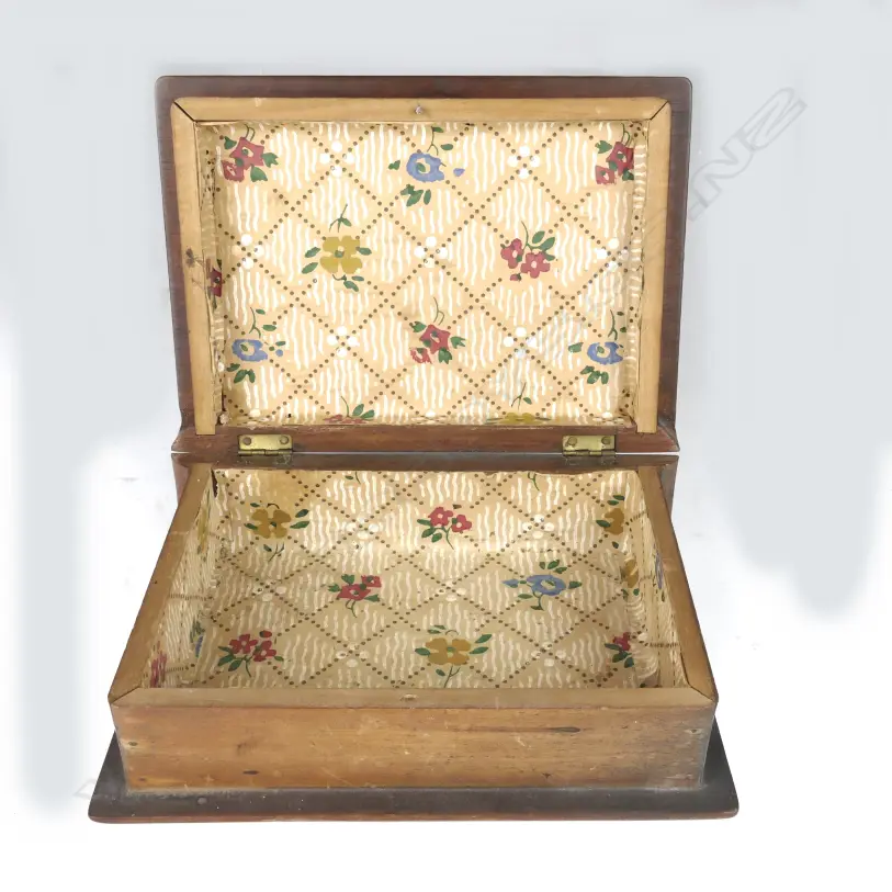 A vintage Pitcairn Island book form box Image 1++