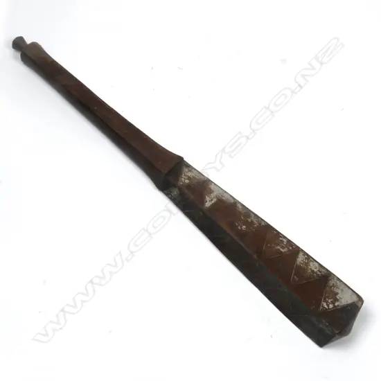 A Samoan heavy short club
