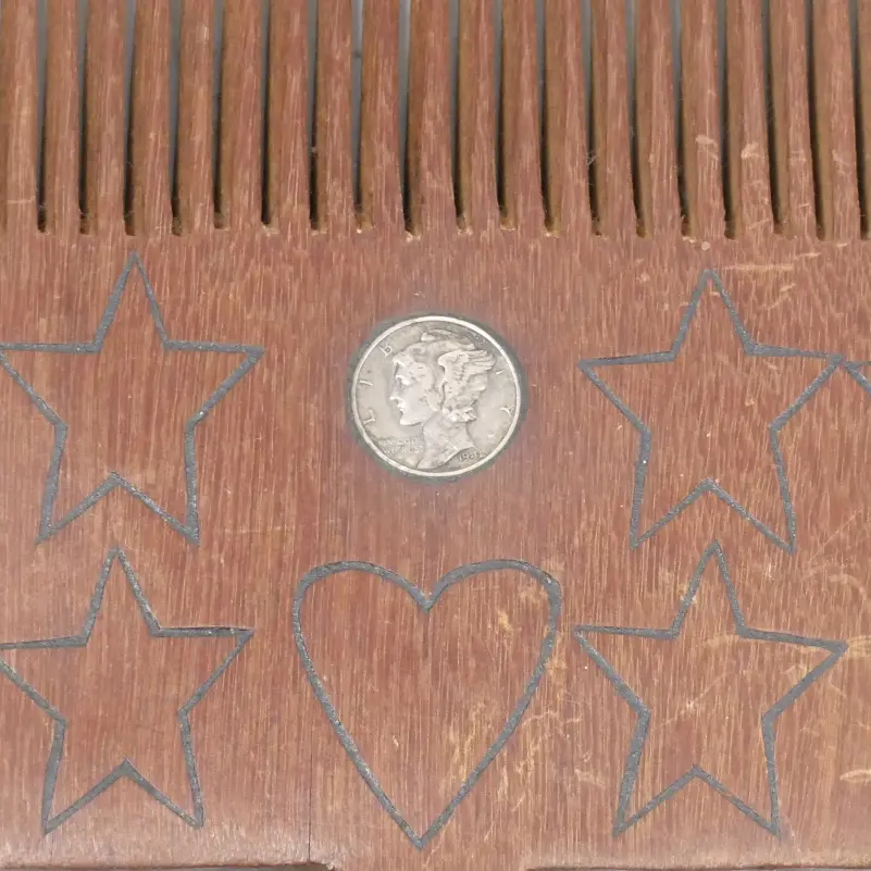 A Samoan large hair comb Image 1++