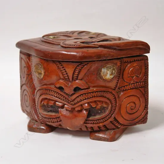 A 1940s Jane Brenkley waka huia