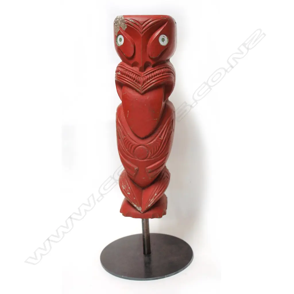 A mid-20thC Maori figural cast concrete post Image 1++