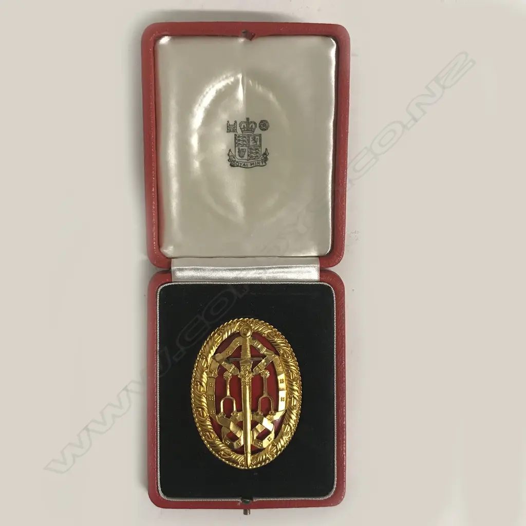 Medal group and badges awarded to Sir William Calder Mackay (1897-1990) Image 1++