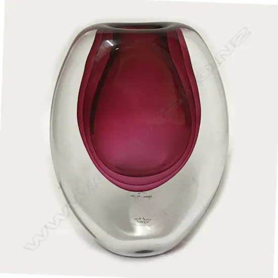 A Hoglund Art glass