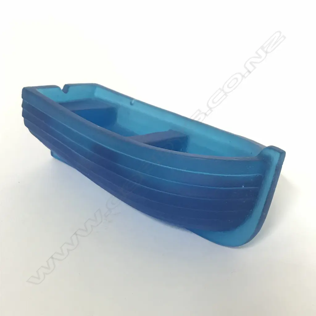 A Ron Reichs studio glass 'Colonial Waka' Image 1++