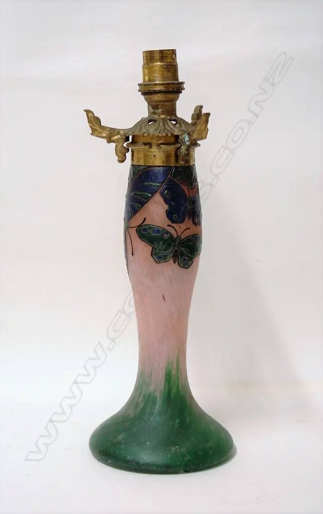 An early 20thC Legras French cameo glass lamp base Image 1++
