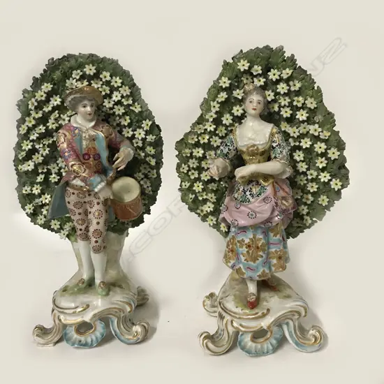 A pair of 19thC French Samson porcelain figurines