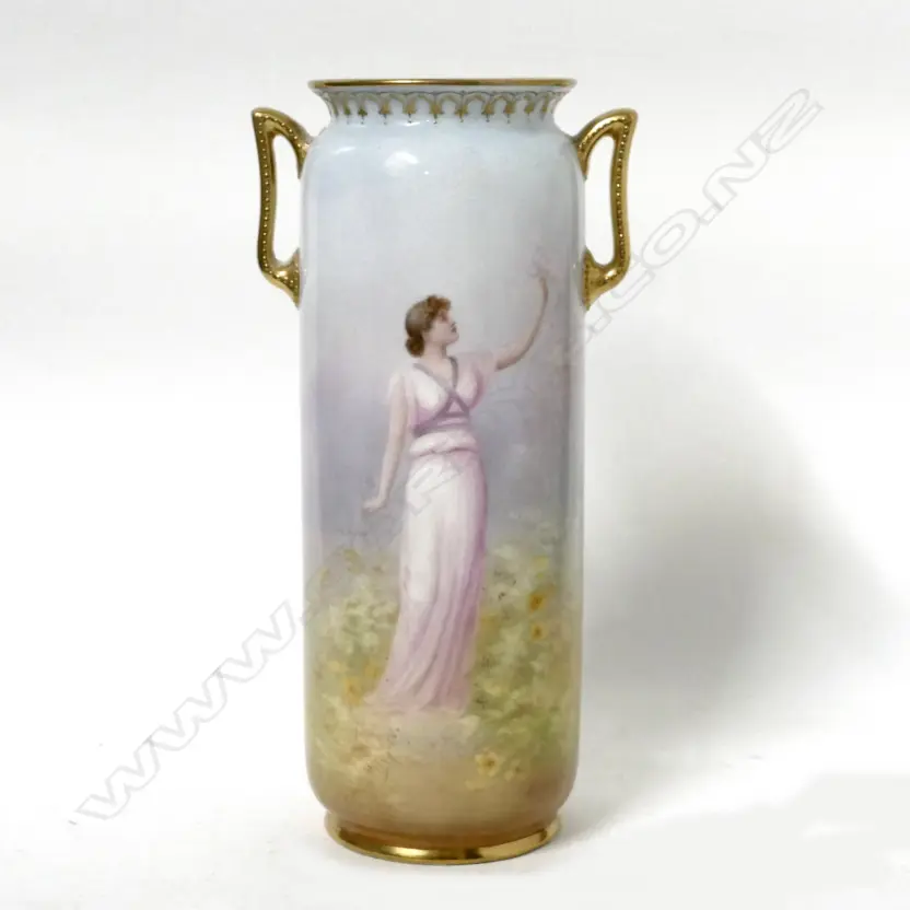 A Royal Doulton vase hand-painted by Leslie Arthur Harradine (act. 1920-1950s) Image 1++