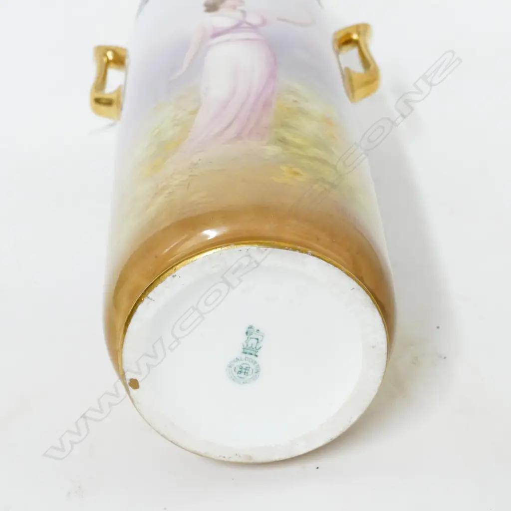 A Royal Doulton vase hand-painted by Leslie Arthur Harradine (act. 1920-1950s) Image 1++
