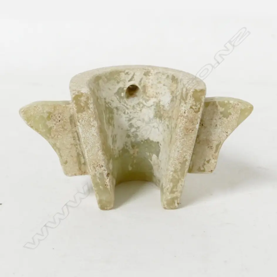 A Chinese archaic style jade taotie mask Image 1++