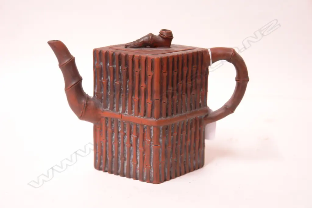 A Yixing redware teapot Image 1++