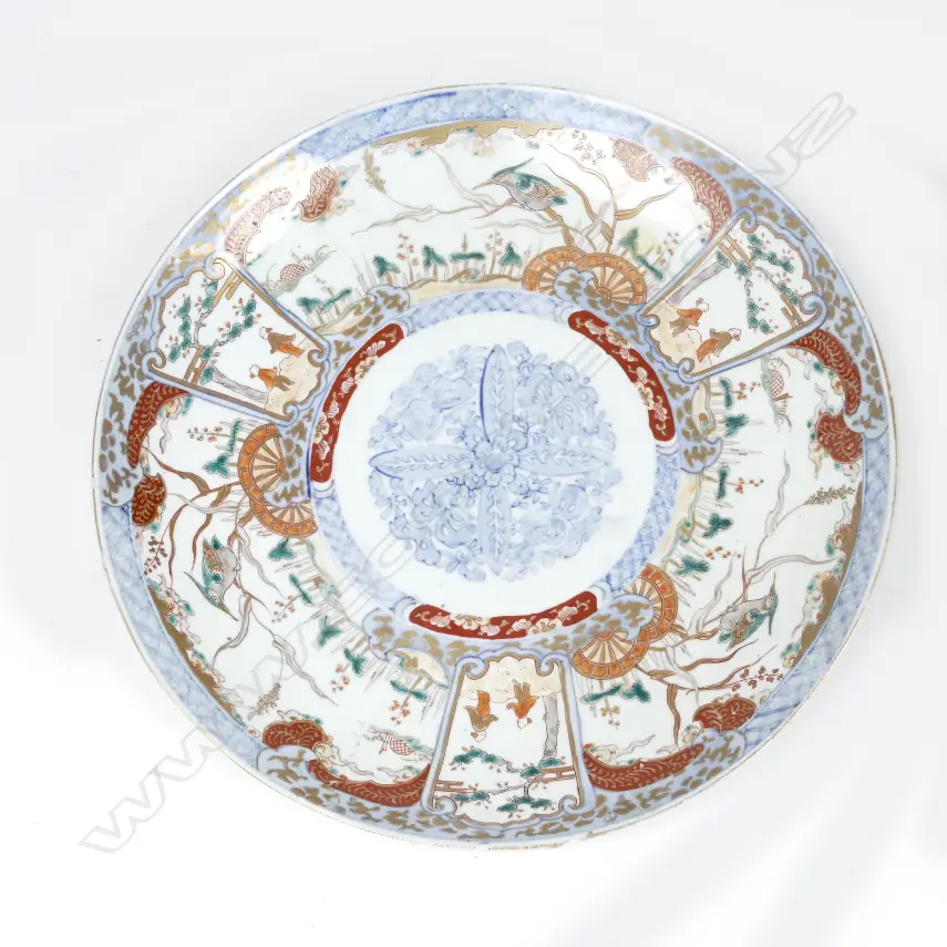 A Japanese Imari circular charger Image 1++