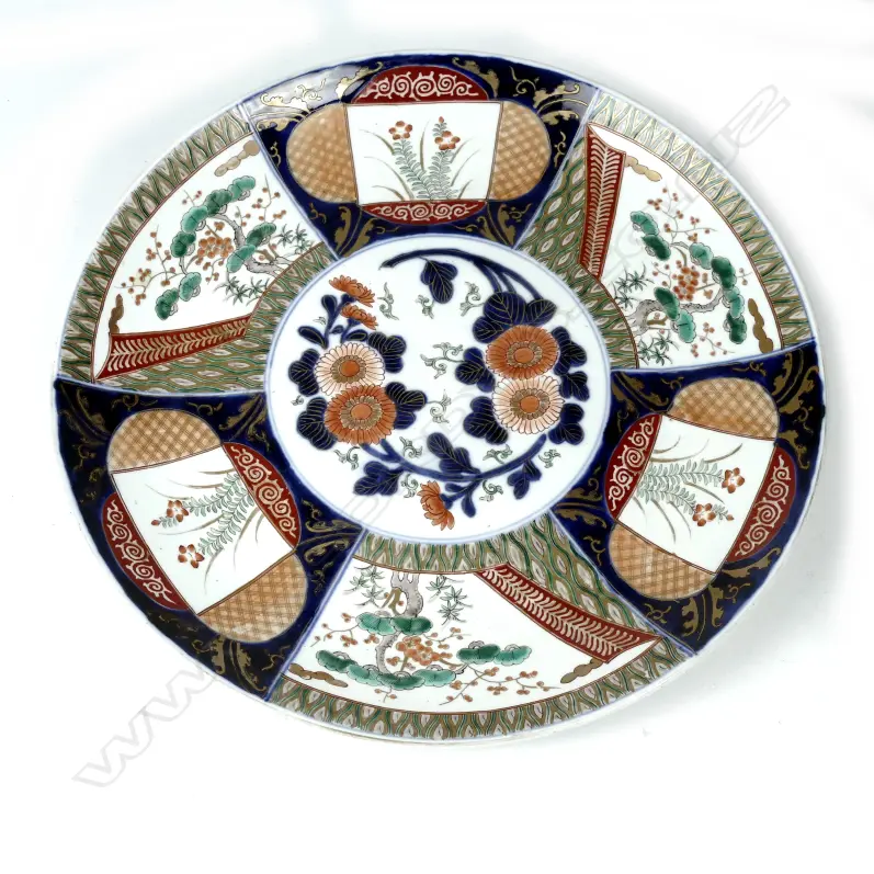 A large Japanese Imari porcelain charger Image 1++