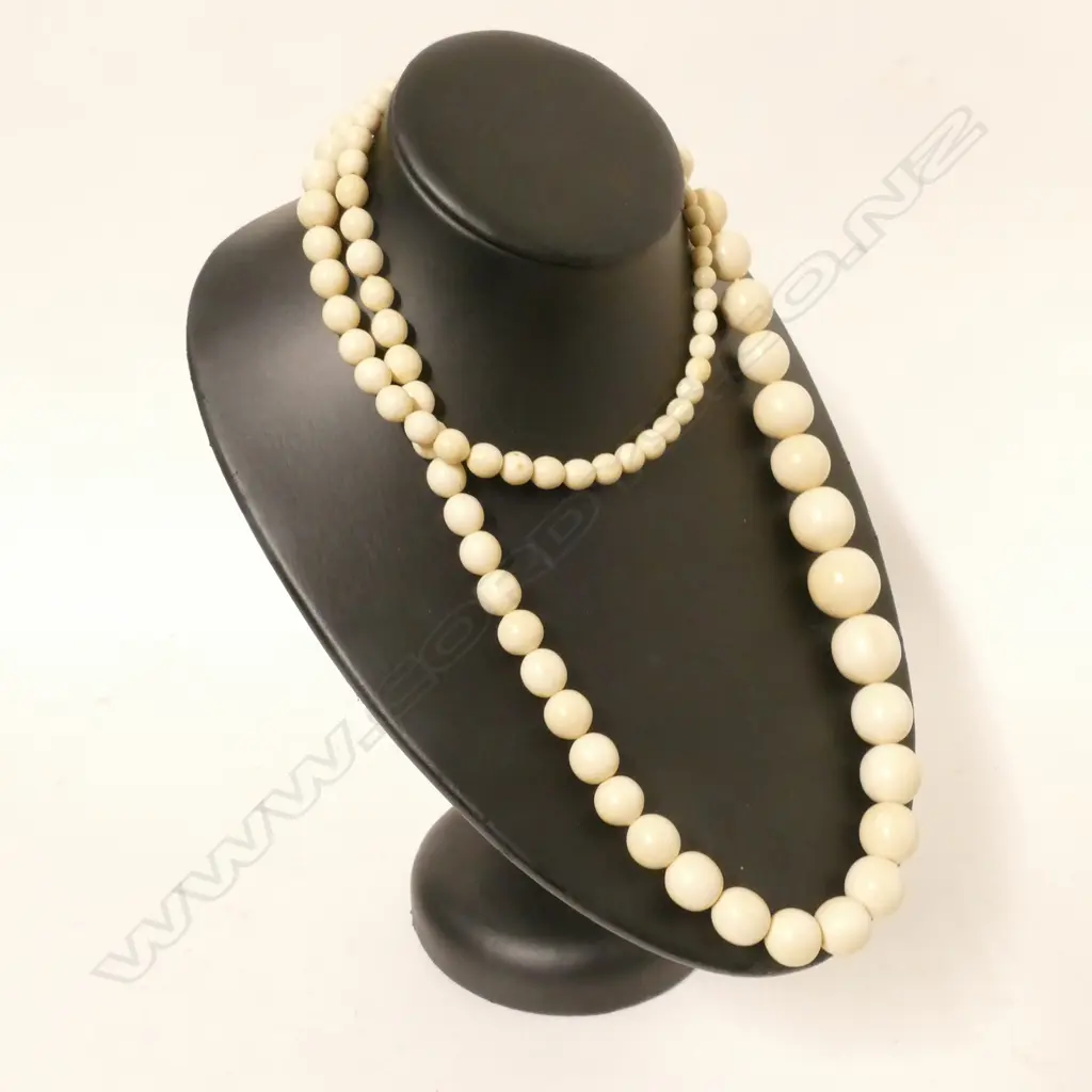 A long vintage ivory bead necklace Image 1++