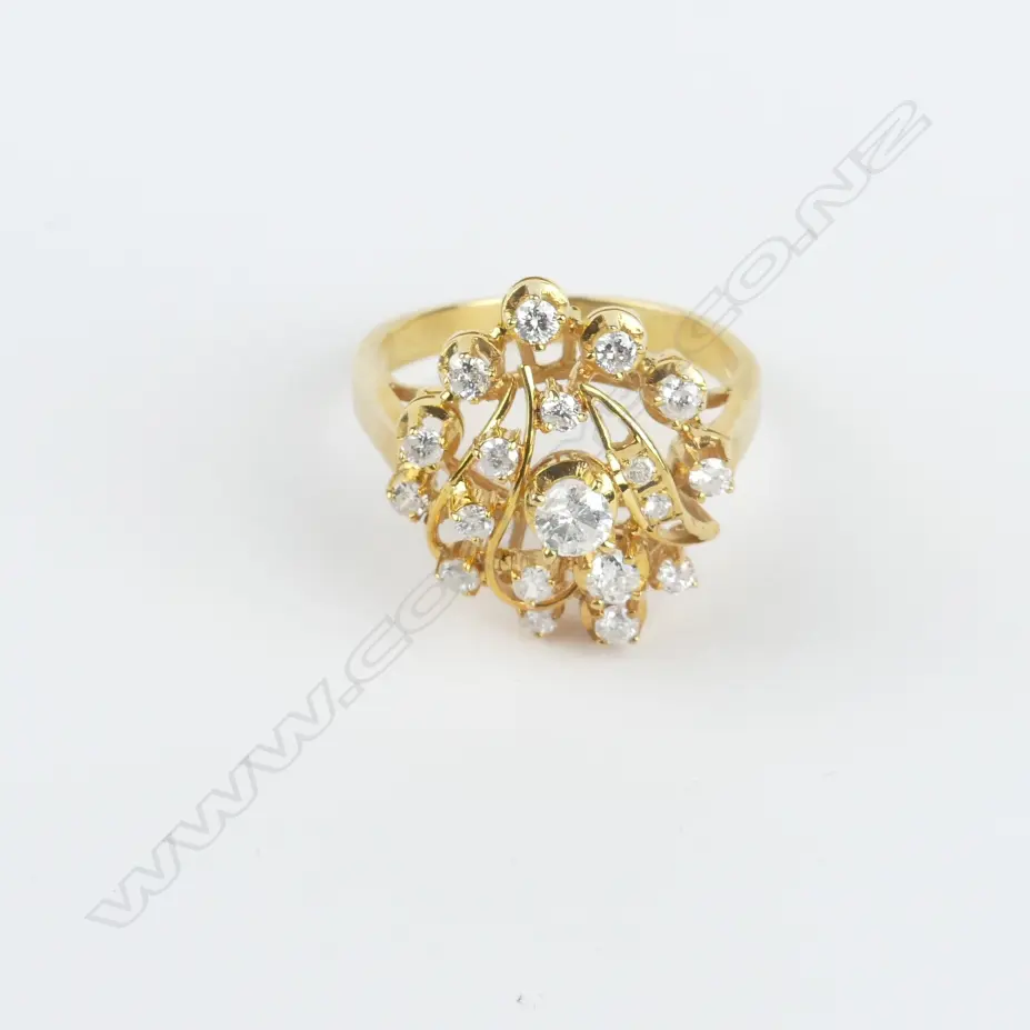 An 18ct. gold and diamond suite Image 1++