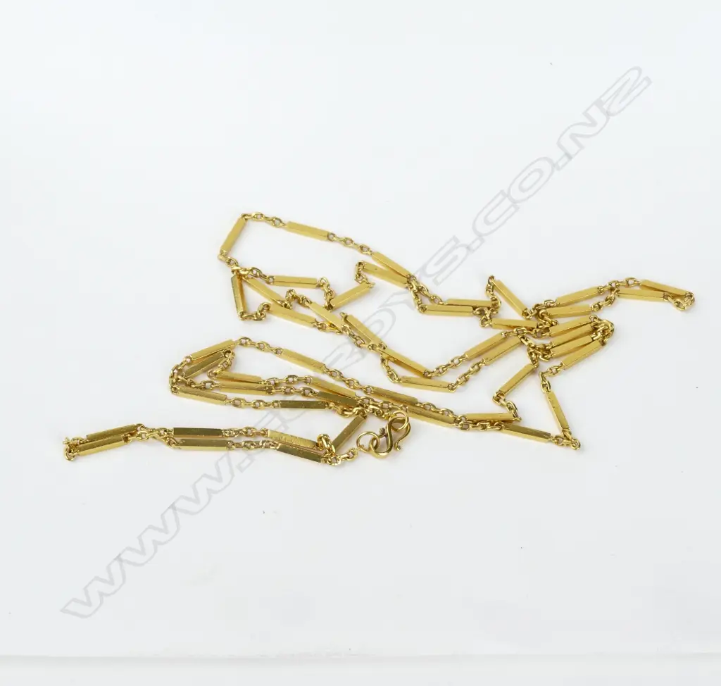 A 20ct. gold chain Image 1++