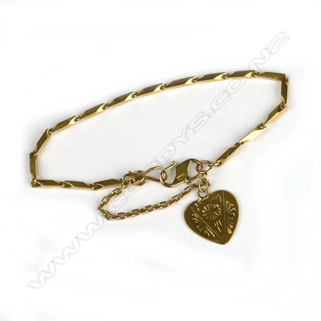 A 22ct. gold chain bracelet Image 1++