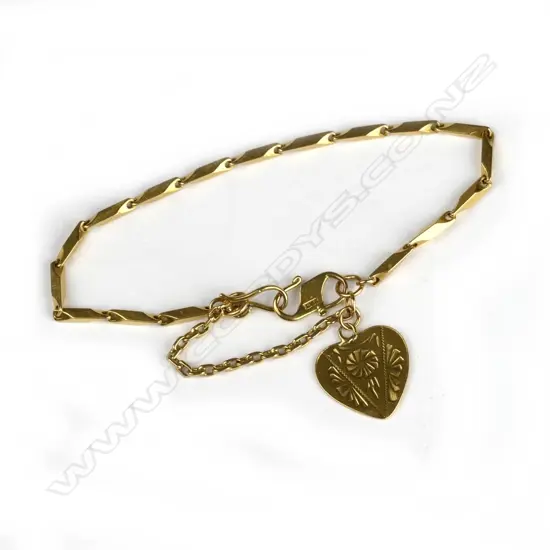 A 22ct. gold chain bracelet