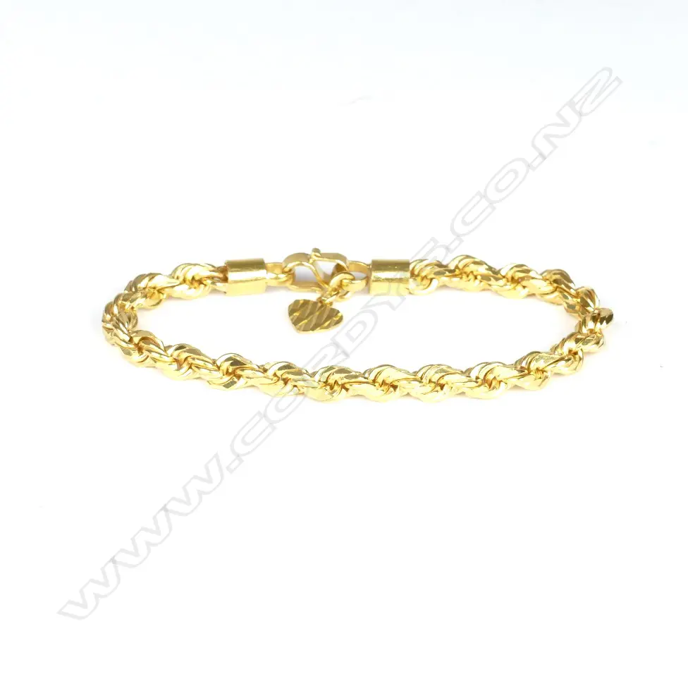 A 22ct. gold chain bracelet Image 1++