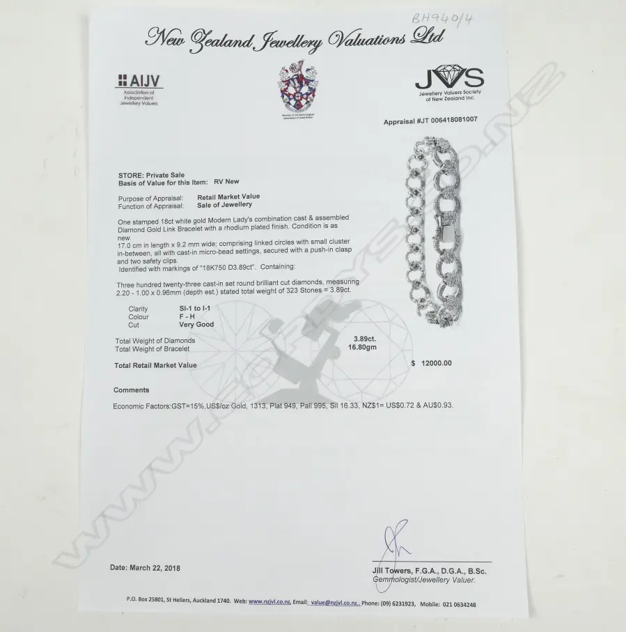 An 18ct. white gold and diamond bracelet Image 1++