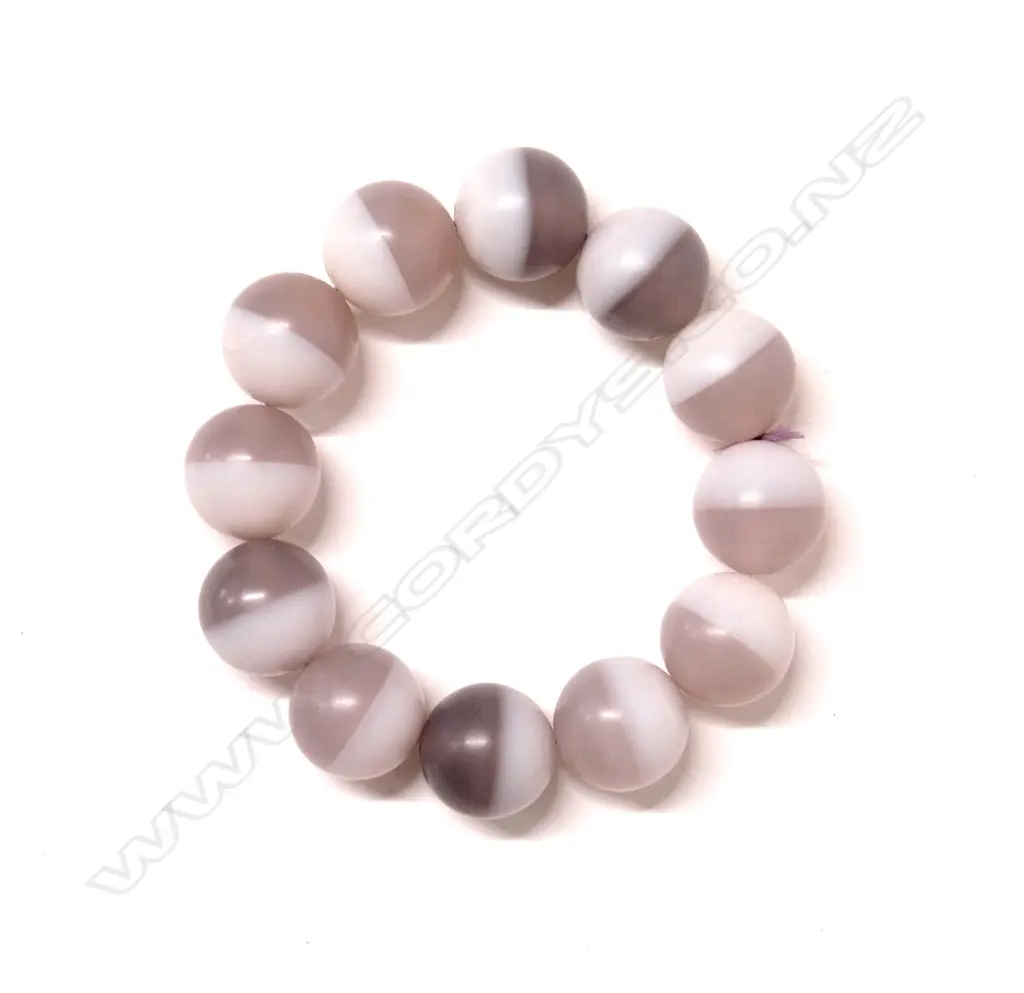 A banded agate large bead bracelet Image 1++