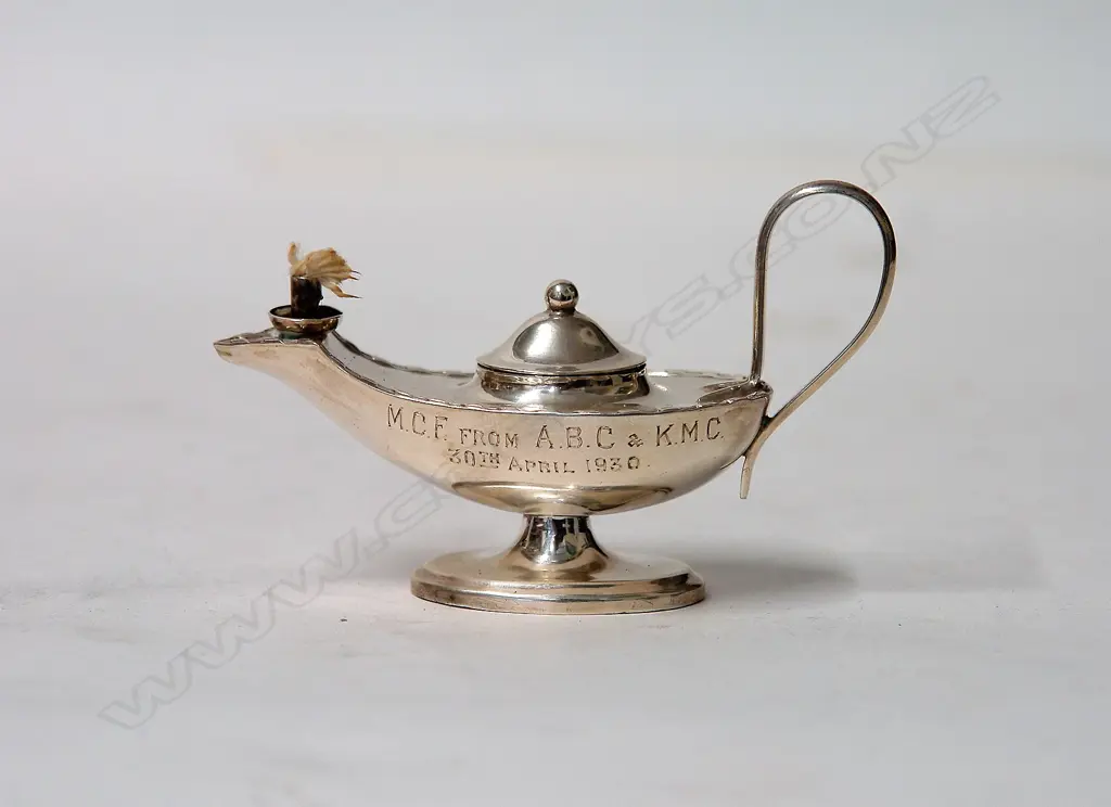 A 1920s silver miniature Aladdin's lamp Image 1++