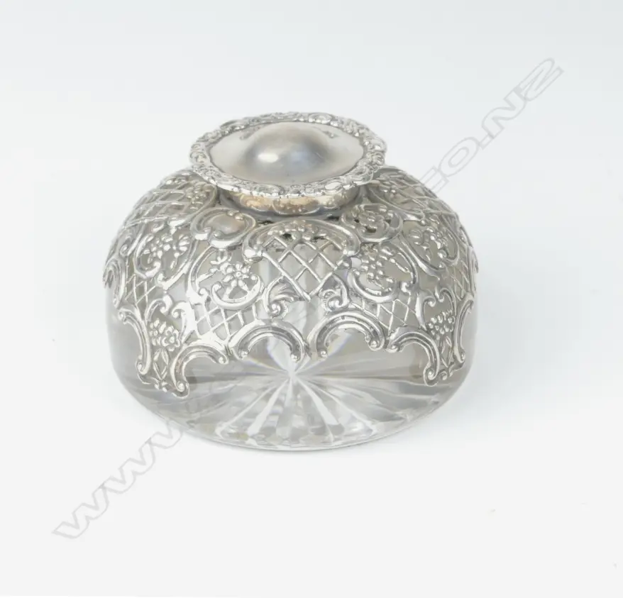A Victorian silver and glass paperweight/inkwell Image 1++