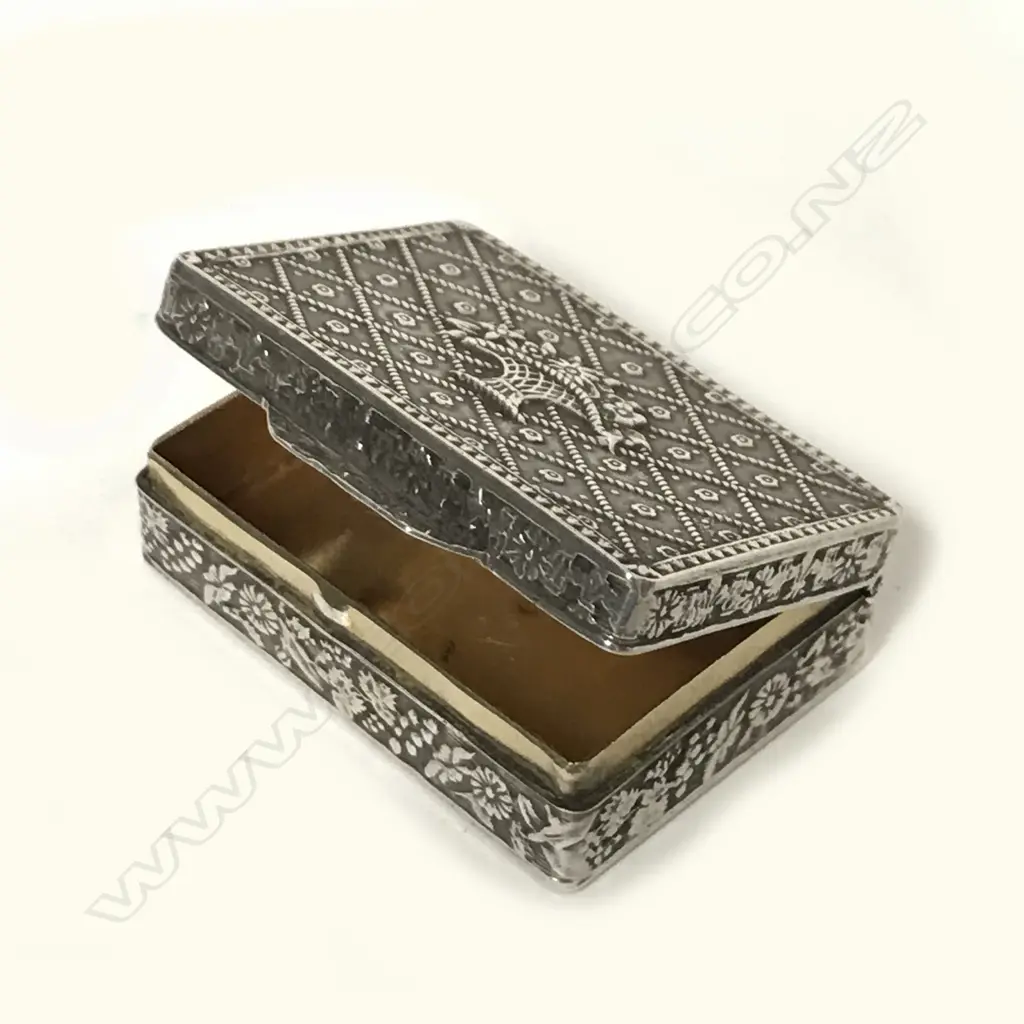 A small .925 silver pill box Image 1++