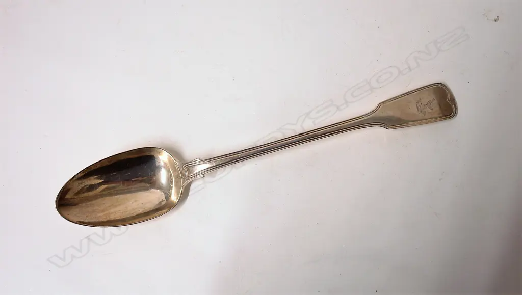 A George IV silver serving spoon Image 1++