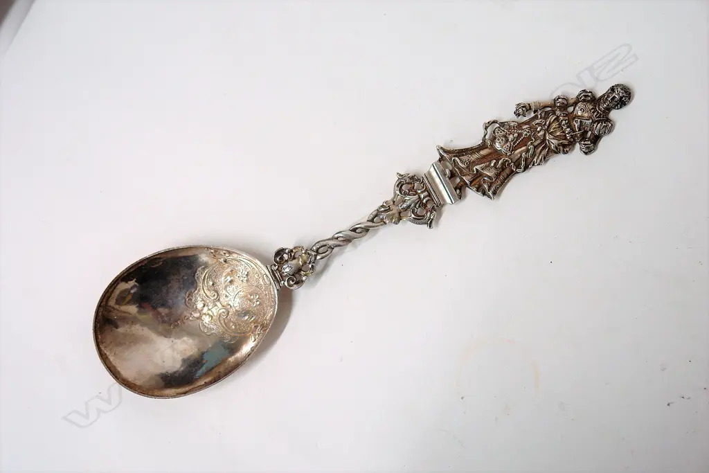 An impressive 19thC Dutch large silver spoon Image 1++
