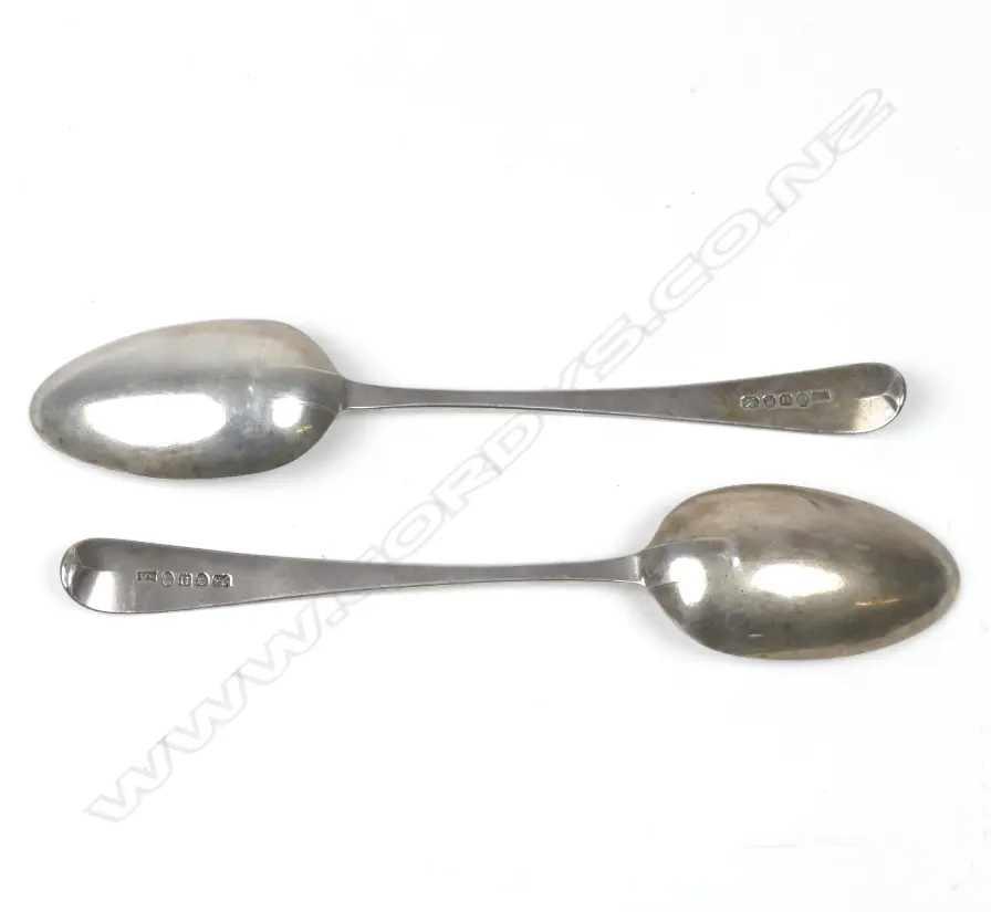 A pair of George III silver spoons Image 1++