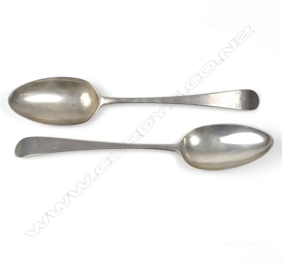 A pair of George III silver spoons Image 1++