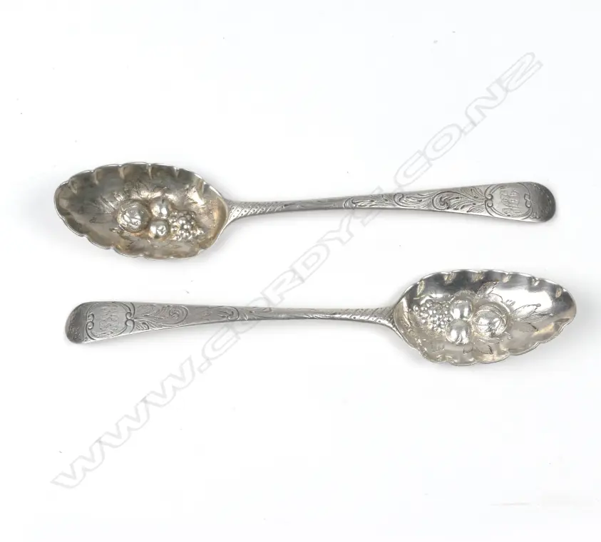 A pair of small Georgian berry spoons Image 1++
