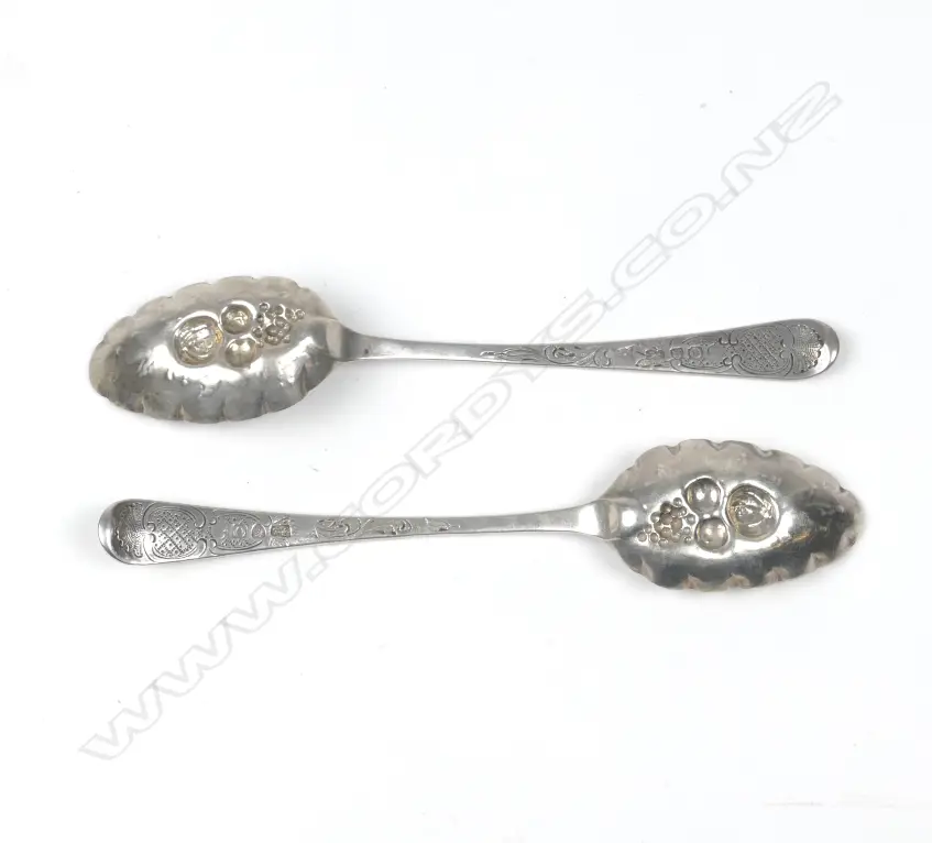 A pair of small Georgian berry spoons Image 1++