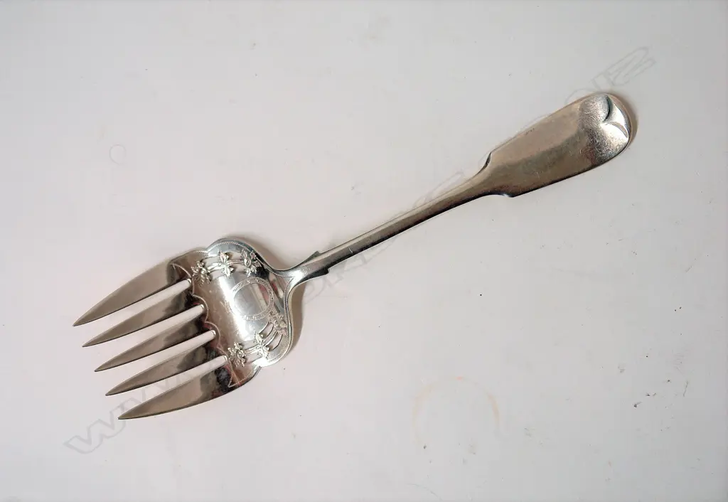A 1935 Jubilee silver marked fish serving fork Image 1++
