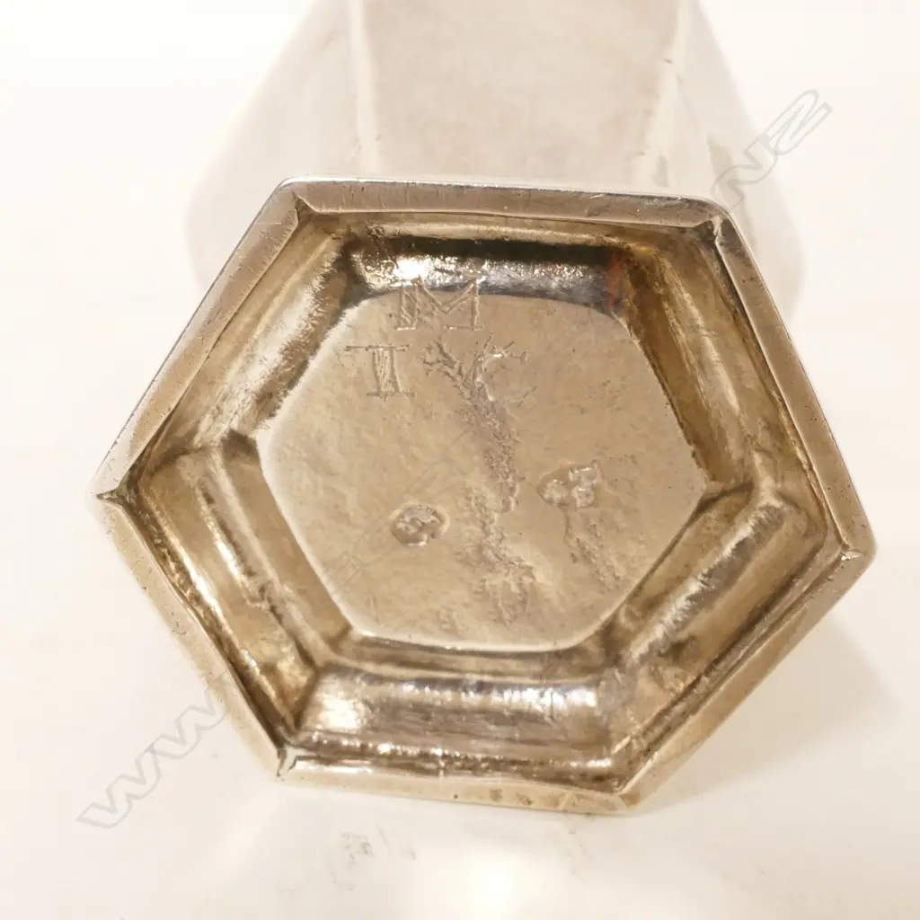 A rare Queen Anne Britannia standard silver tea caddy Image 1++