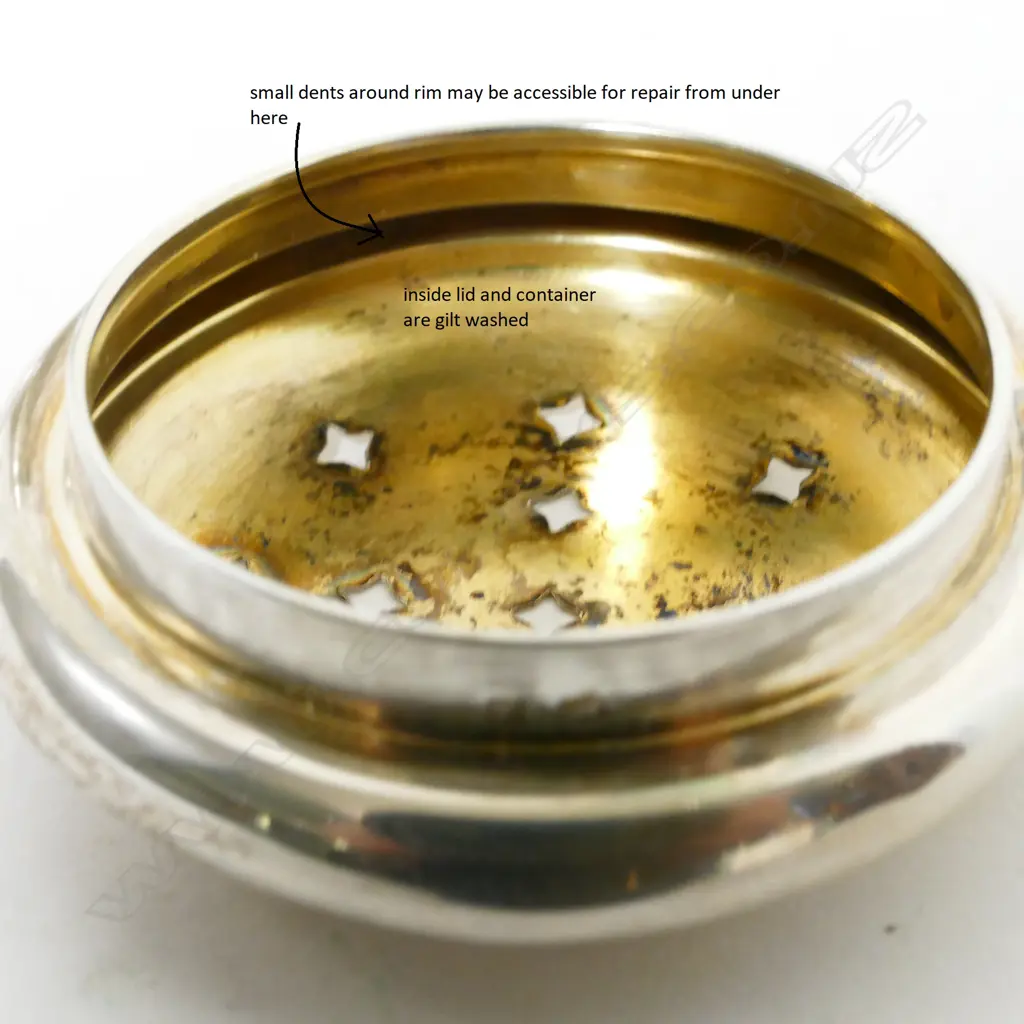 An early 20thC silver pillar box form icing sugar sifter Image 1++