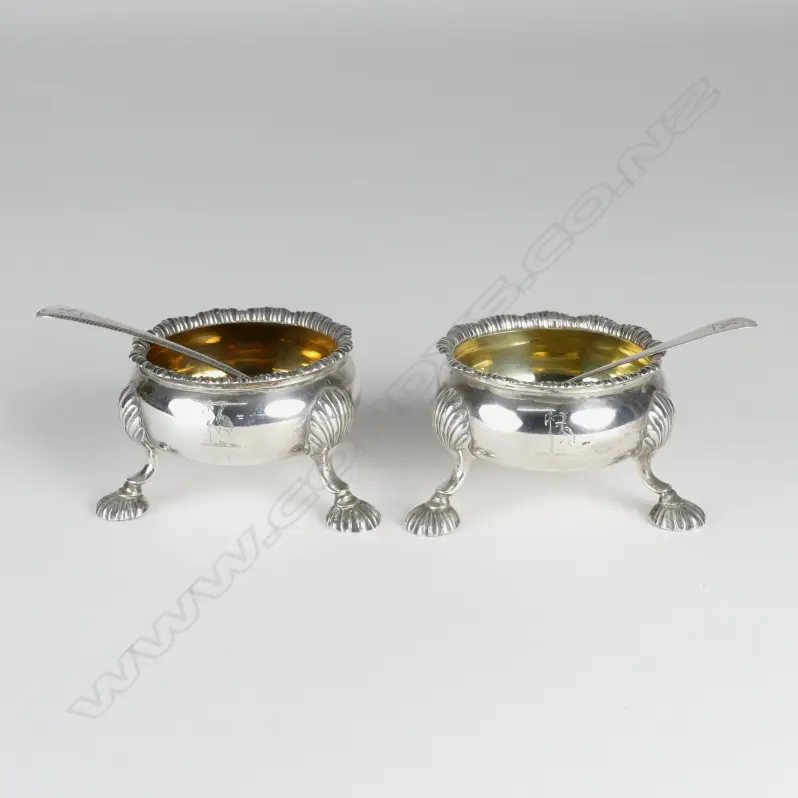 A pair of George III silver salts with spoons Image 1++
