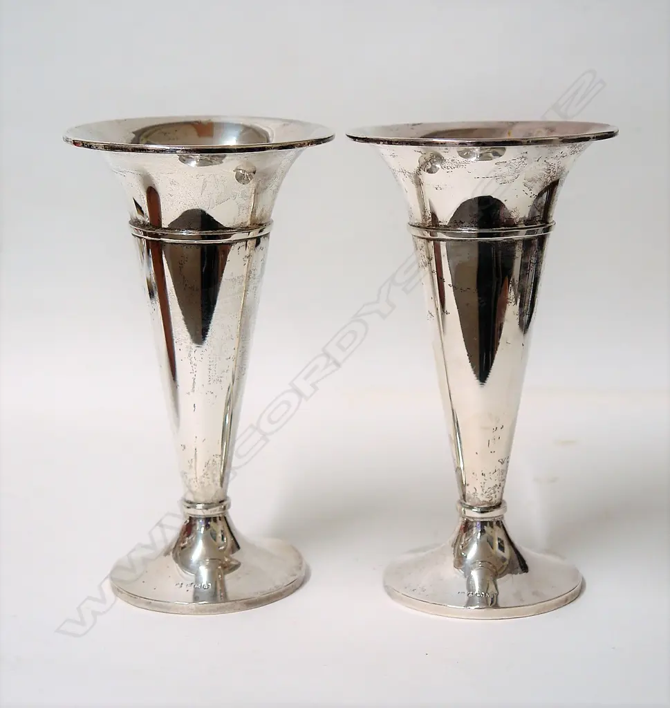 A pair of 1920s large silver trumpet vases Image 1++
