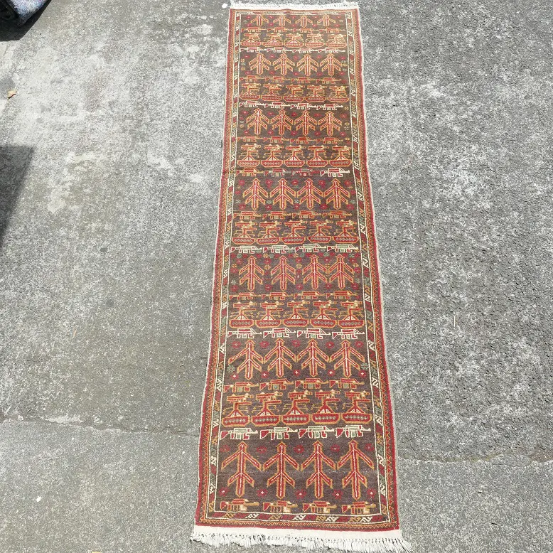 An Iranian hand knotted runner Image 1++